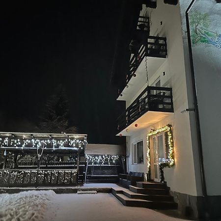 Casuta De Langa Izvor Hotell Moeciu De Sus Exteriör bild