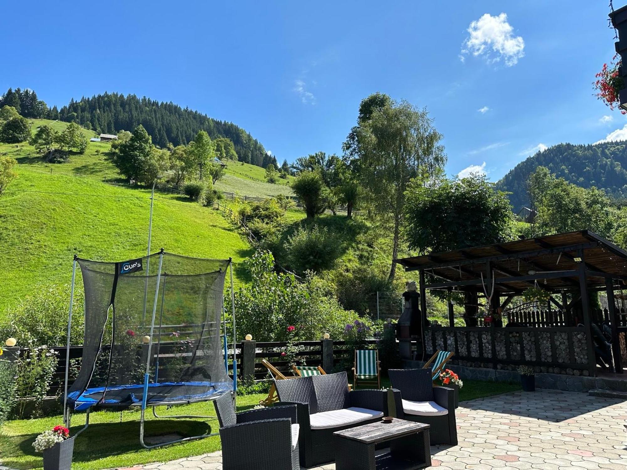 Casuta De Langa Izvor Hotell Moeciu De Sus Exteriör bild