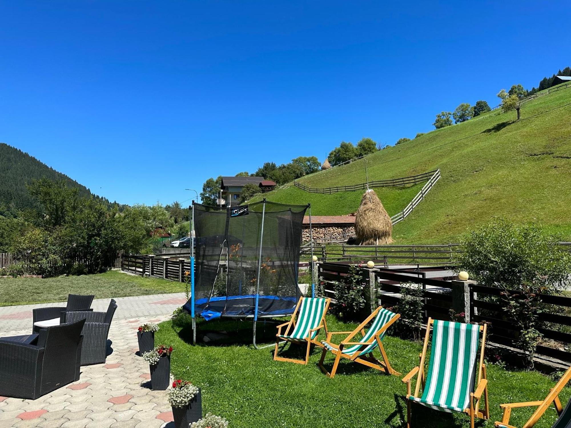 Casuta De Langa Izvor Hotell Moeciu De Sus Exteriör bild